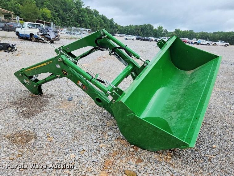2024 John Deere 520M loader - YA4072