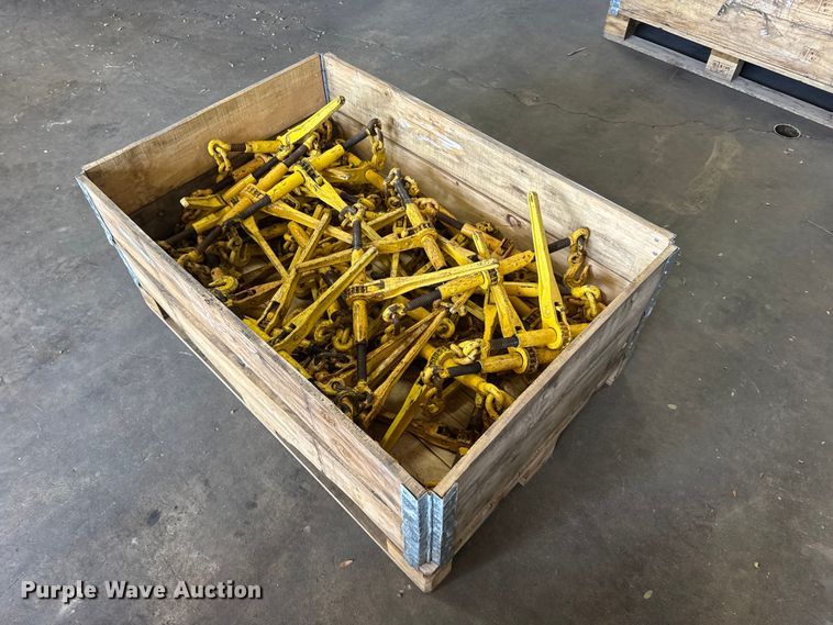 Approximately 50 ratcheting binders - DY2995