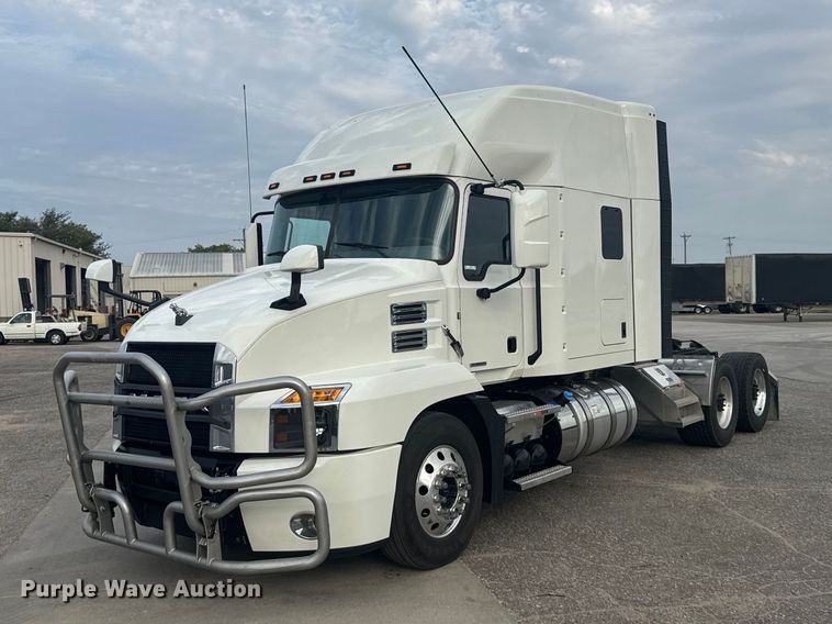 2024 Mack Anthem semi truck - DY3070