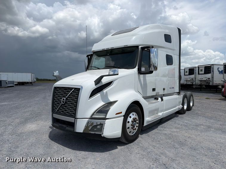 2020 Volvo VNL semi truck - ED5367
