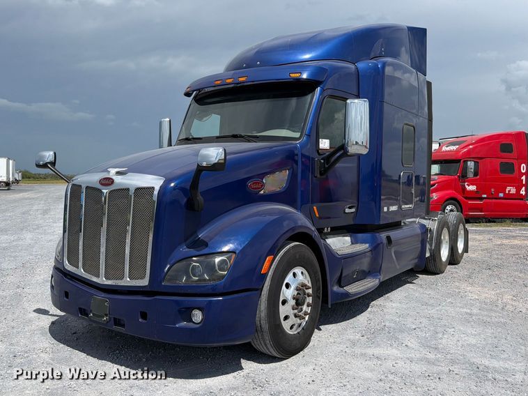 2020 Peterbilt 579 semi truck - ED5368