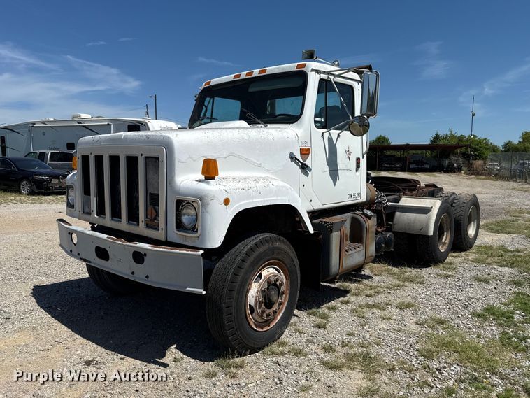 1991 International 2574 6X4 winch truck - ET6405