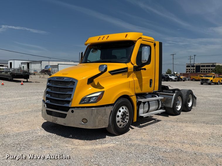 2022 Freightliner Cascadia 126 semi truck - ET6430