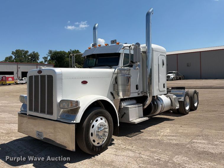 2012 Peterbilt 389 semi truck - EX4026