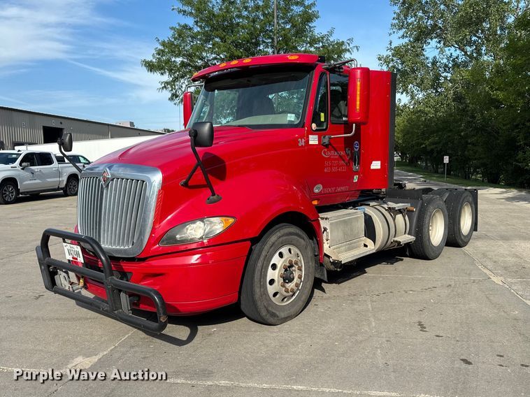 2015 International Prostar 122 semi truck - FB5747