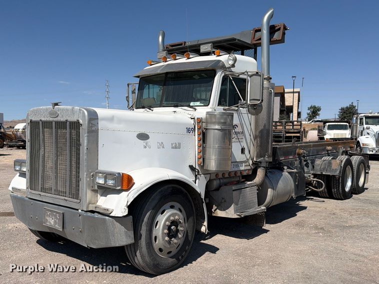 1998 Peterbilt 379 roll-off container truck - FK4518