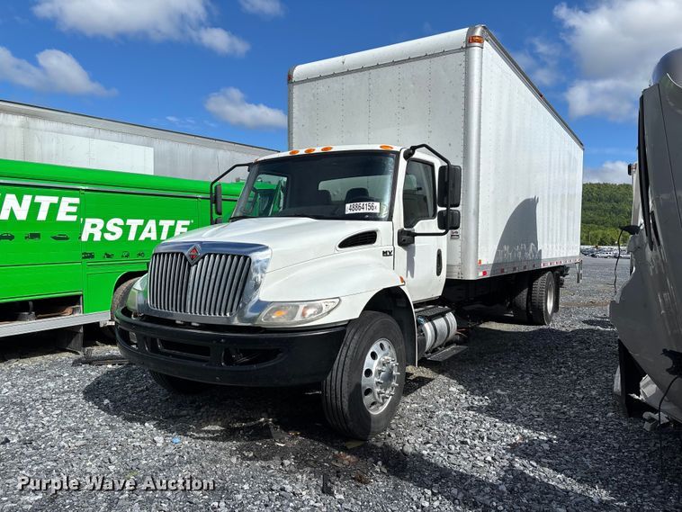 2019 International MV607 box truck - YA3140