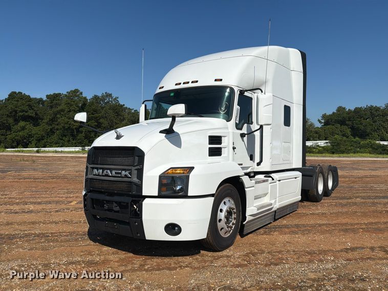 2023 Mack Anthem semi truck - YA3389