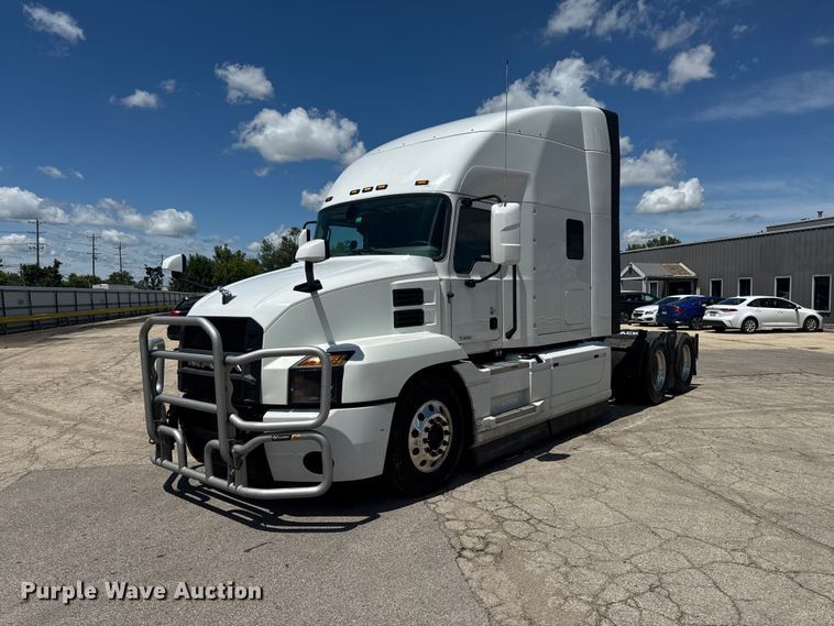 2023 Mack Anthem semi truck - YA3391