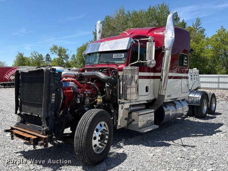 2024 Peterbilt 389 semi truck - YA3638