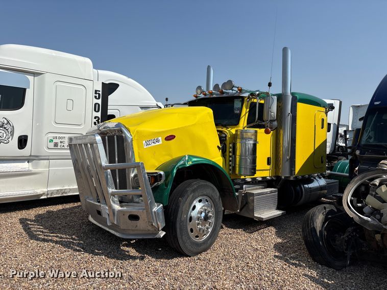 2019 Peterbilt 389 semi truck - YA4075