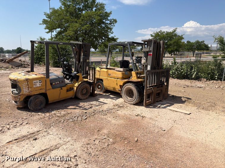Caterpillar DPL40 forklift - DQ0085