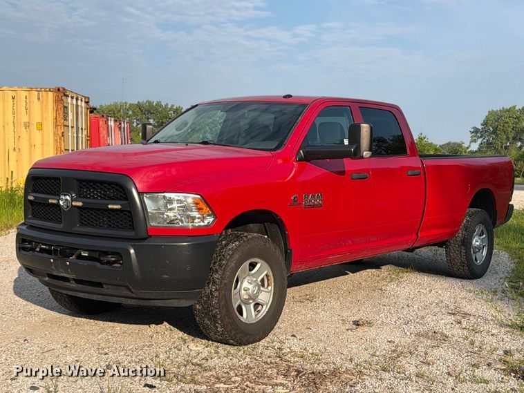2016 RAM 2500 Heavy Duty Crew Cab pickup truck - DV2050