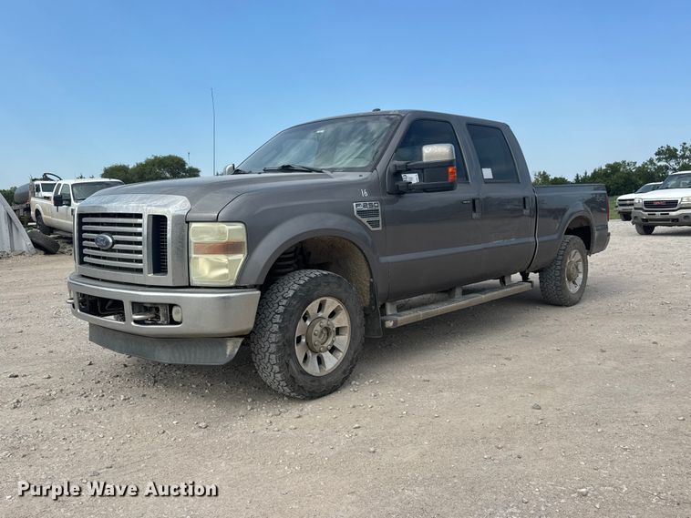 2009 Ford F250 Super Duty Crew Cab pickup truck - DW6770