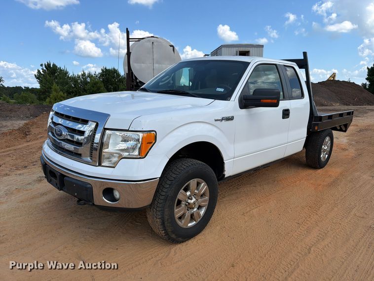 2011 Ford F150 Ext. Cab flatbed pickup truck - ED5359