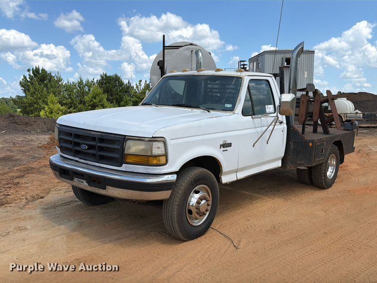 1993 Ford F450 Super Duty flatbed truck - ED5362