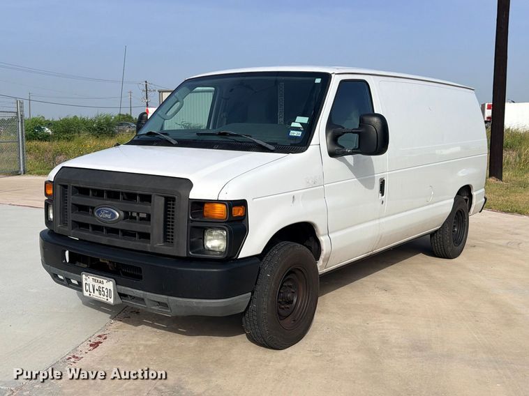 2014 Ford E150 van - ED5401