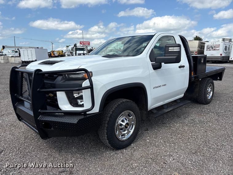 2021 Chevrolet Silverado 2500HD flatbed pickup truck - EG9181