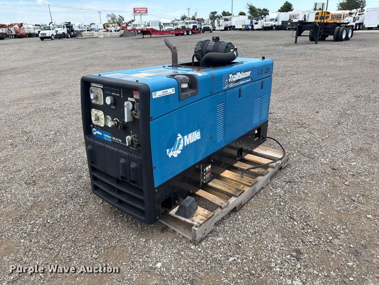 Miller Trailblazer 302 Air Pak welder/generator - EG9288