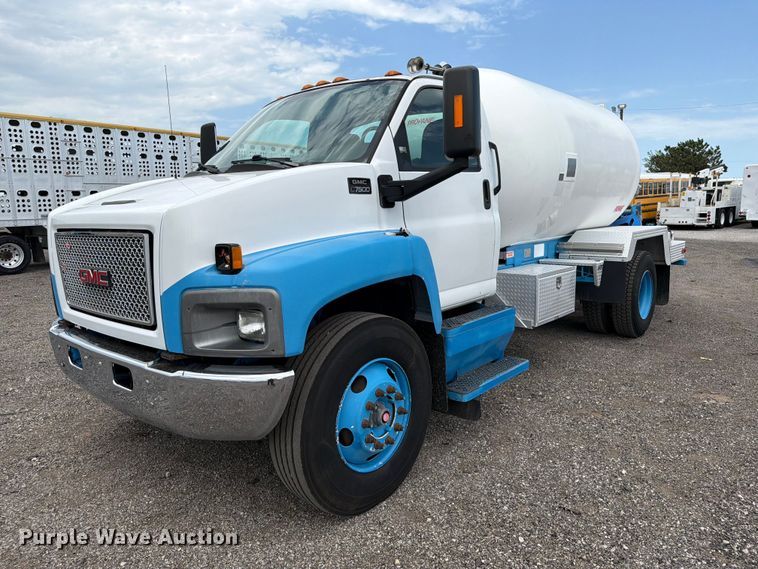 2008 GMC C7500 Propane delivery truck - EG9291