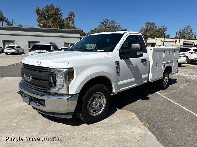 2018 Ford F250 Super Duty utility bed pickup truck - EL2498