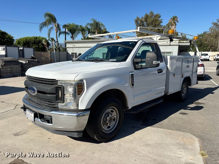 2019 Ford F250 Super Duty utility bed pickup truck - EL2499