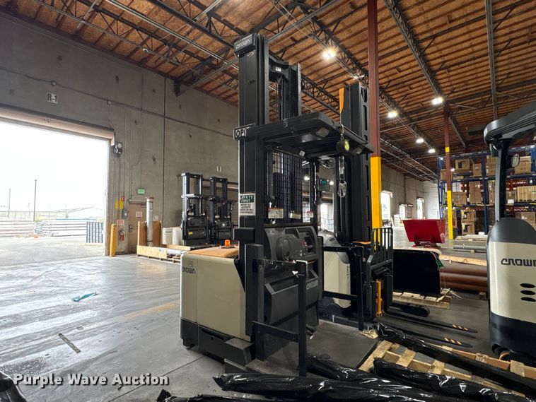 2016 Crown SP4050-30 order picker - EP3012