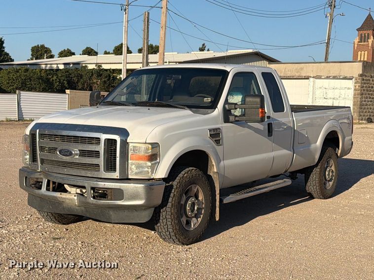 2010 Ford F350 Ext. Cab pickup truck - ER1890