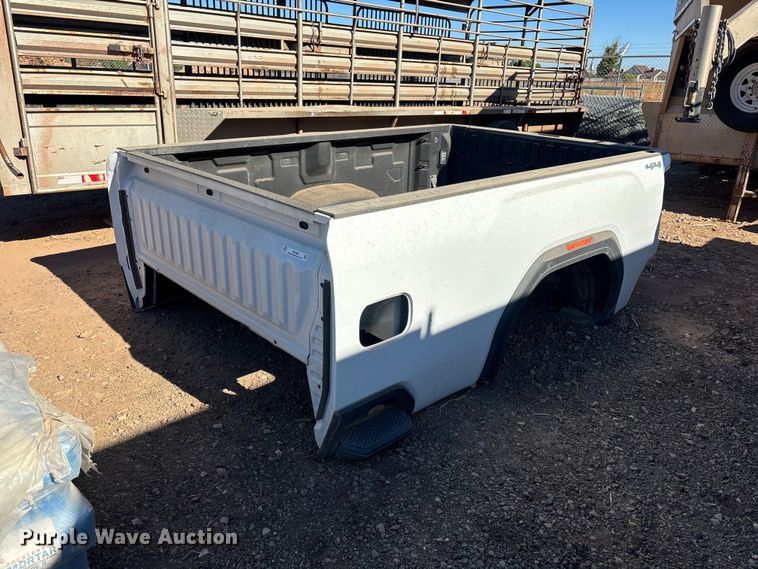 2024 GMC 3500 Pickup truck bed - ER7689