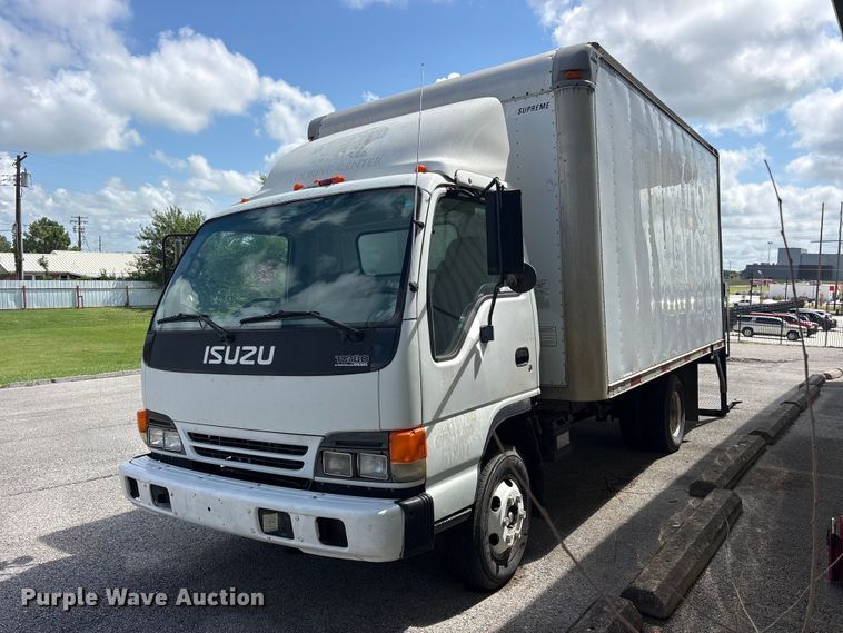 2005 Isuzu NPR box truck - ET0120