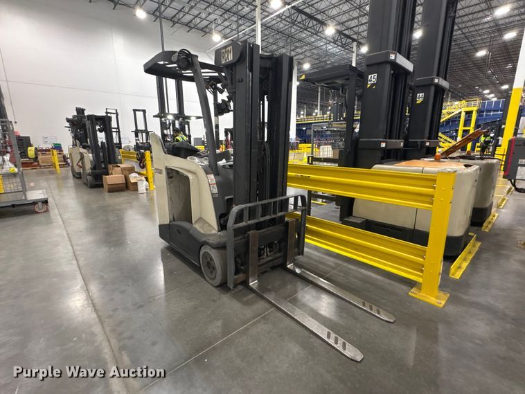 2017 Crown RC5545-45 forklift - EU0736