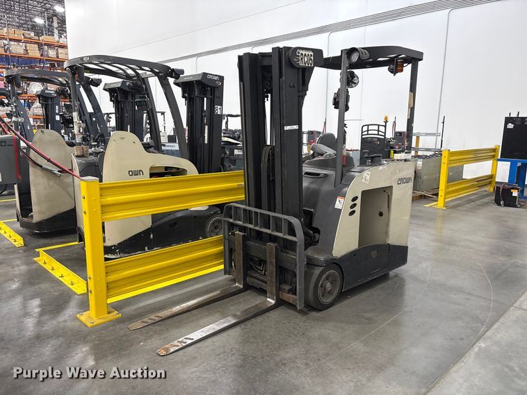 2017 Crown RC5545-45 forklift - EU0737