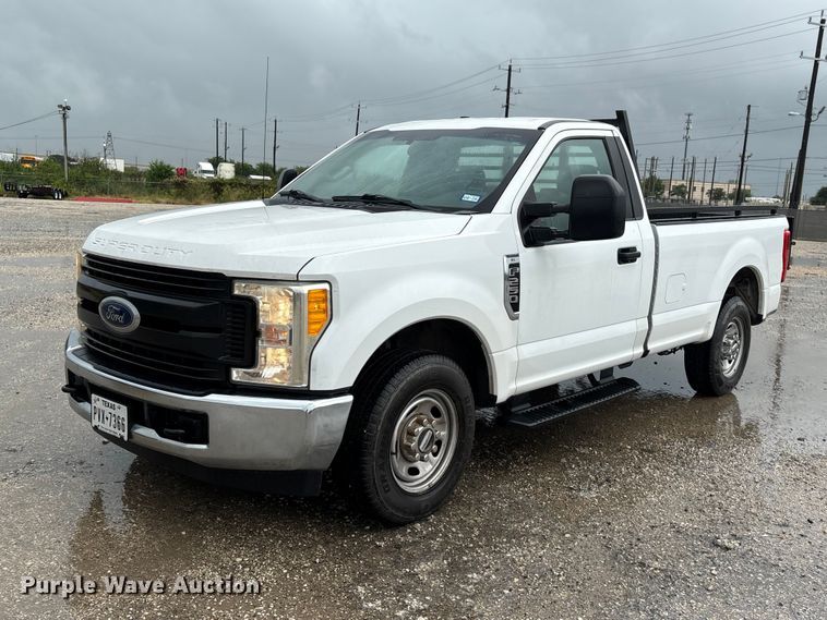 2017 Ford F250 Super Duty pickup truck - EU0740
