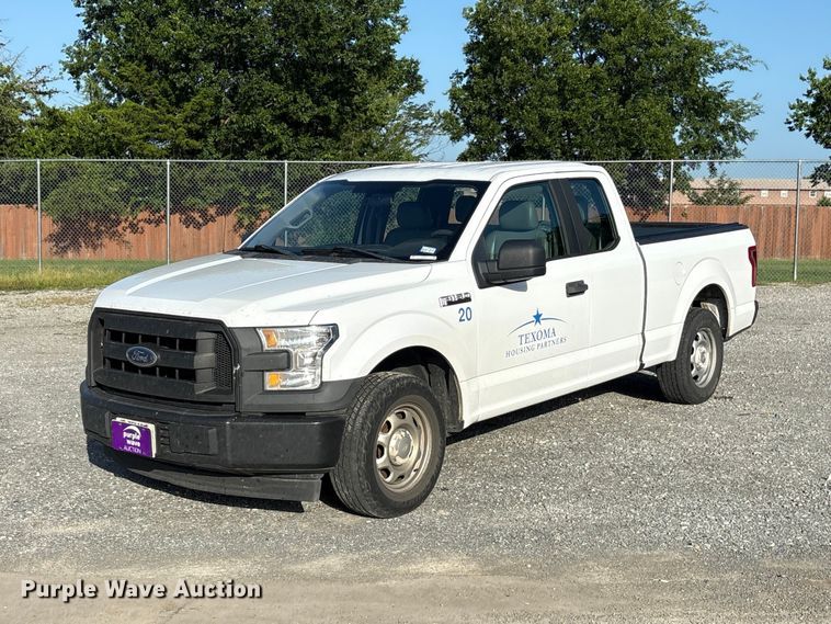 2017 Ford F150 Ext. Cab pickup truck - EU5833