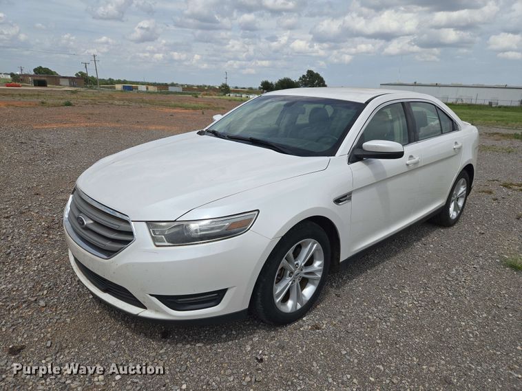 2014 Ford Taurus  - EW0422