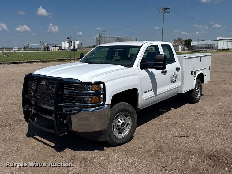 2018 Chevrolet Silverado 2500HD utility bed pickup truck - EW4963