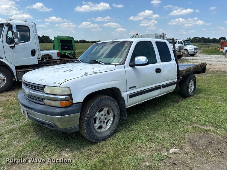 1999 Chevrolet Silverado 1500 Ext. Cab flatbed pickup truck - EX2111