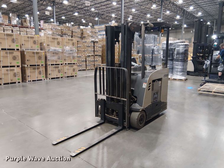 2017 Crown RC5545-40 forklift - EX3024