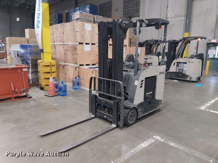 2018 Crown RC5545-40 forklift - EX3025