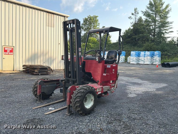 2017 Moffett M8 55.3 forklift - EX3040