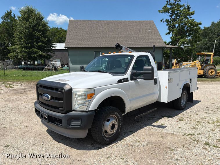 2011 Ford F350 Super Duty utility bed pickup truck - EX4045