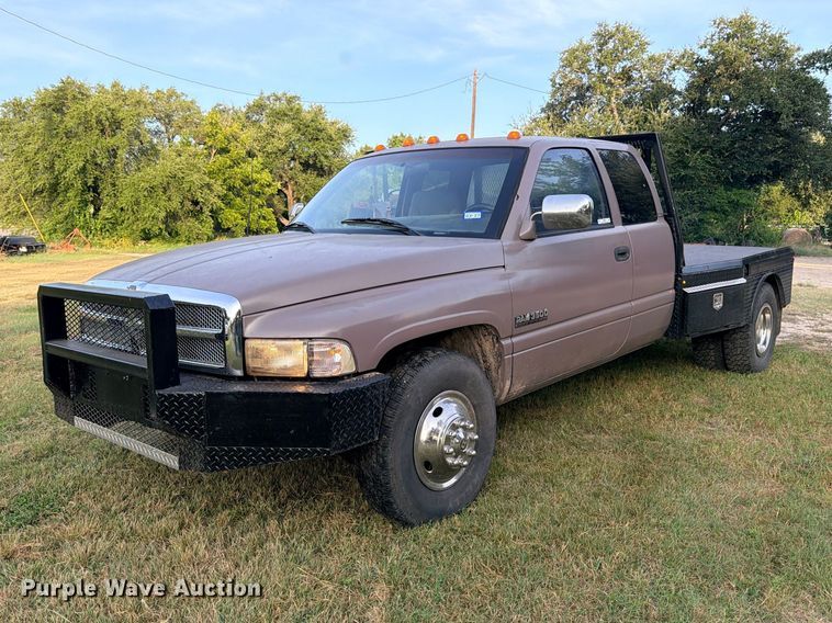 1997 Dodge Ram 3500 Ext. Cab flatbed pickup truck - FB8282