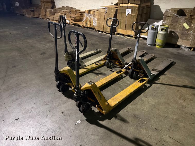 (5) pallet jacks - FC0979