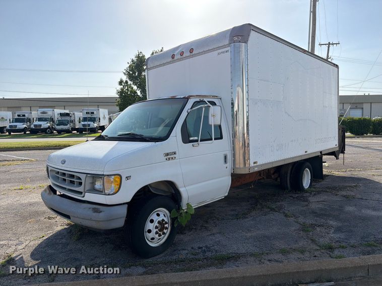 1997 Ford E350 box truck - FC0981