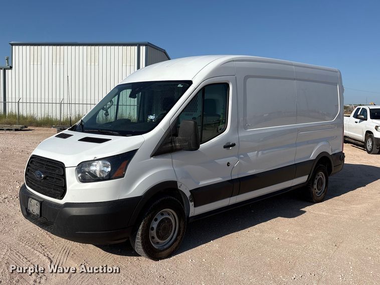 2019 Ford Transit van - FC2515