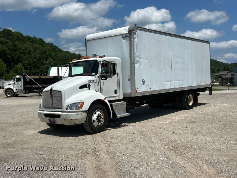 2014 Kenworth T370 box truck - FC2850