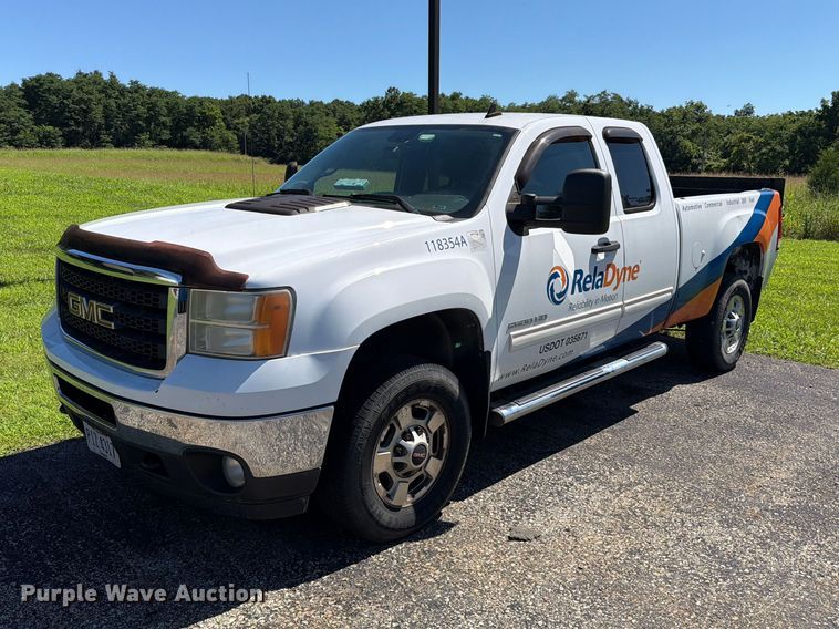 2011 GMC Sierra 2500HD Ext. Cab pickup truck - FC3247