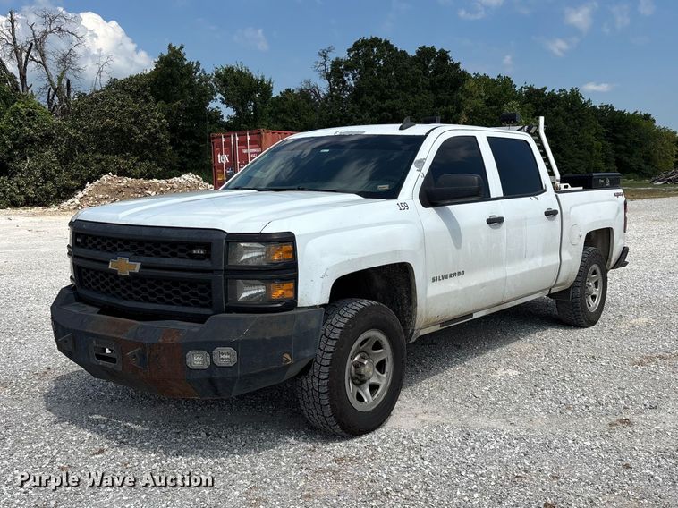 2015 Chevrolet Silverado 1500 Crew Cab pickup truck - FG0531