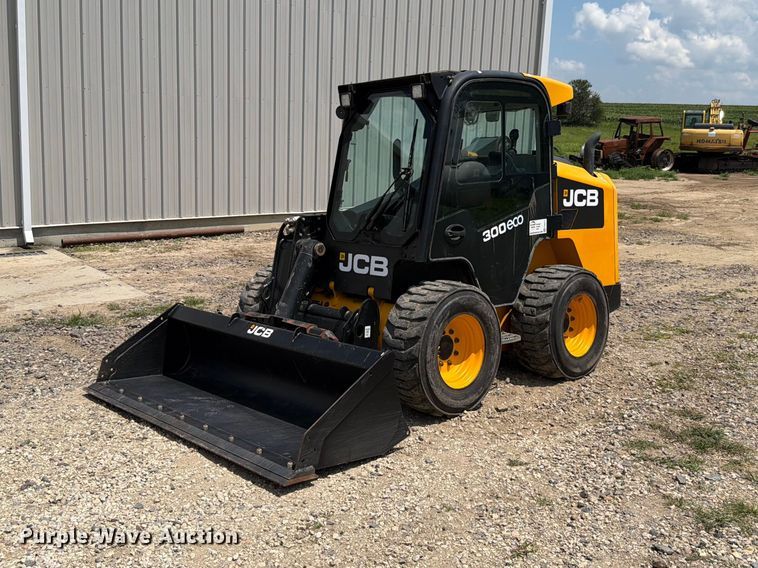 2014 JCB 300 T4 skid steer loader - FH6277