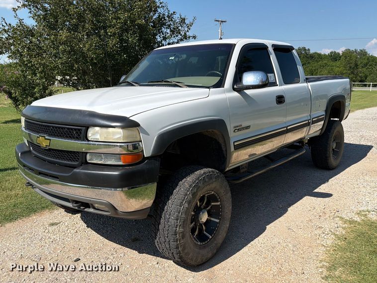 2002 Chevrolet 2500HD Ext. Cab pickup truck - FI0290